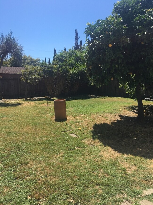 Building Photo - Wonderful 2 Bedroom 1 Bath Home Ready for Lease in Vallejo!