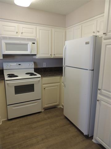 Building Photo - 3125 Sondra Dr