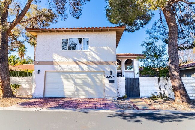 Building Photo - Stunning Remodeled 4-Bedroom Home in Exclu...