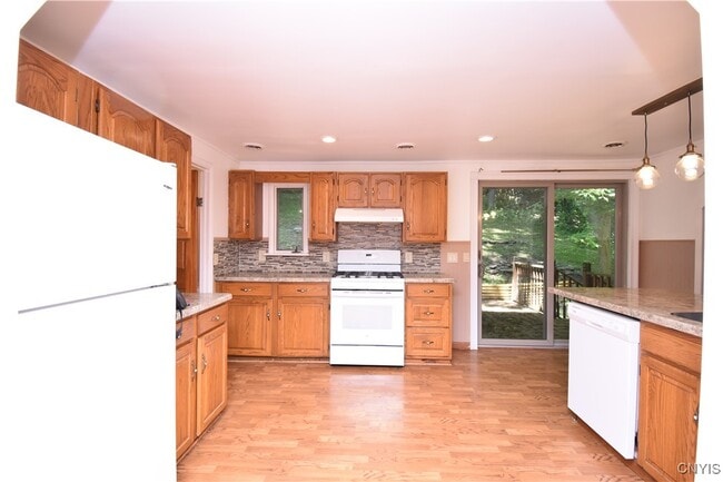 Building Photo - 24673 Crane Ln