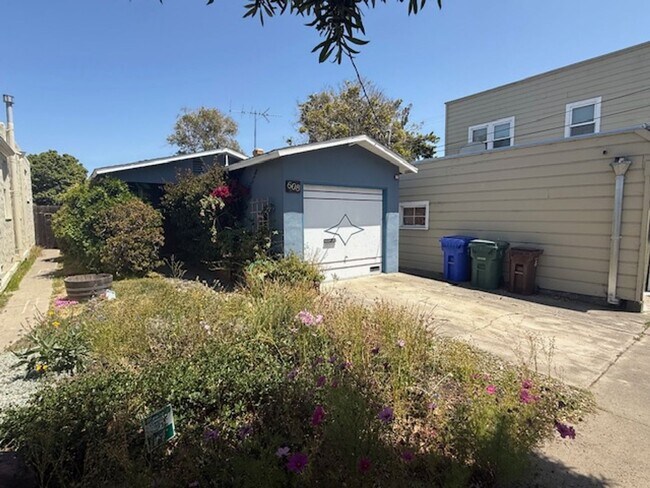 Building Photo - 2-Bedroom Single Family Home Near Richmond...
