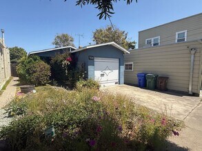 Building Photo - 2-Bedroom Single Family Home Near Richmond...
