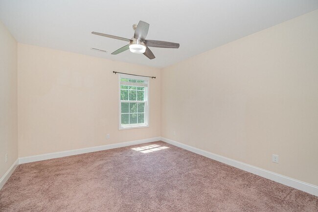Building Photo - Gorgeous 5BR 3BA Home in Colfax