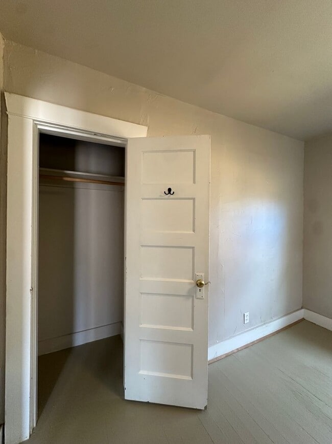 Building Photo - Charming 2 Bed / 2 Bath Home in Prime Westside Bend Location