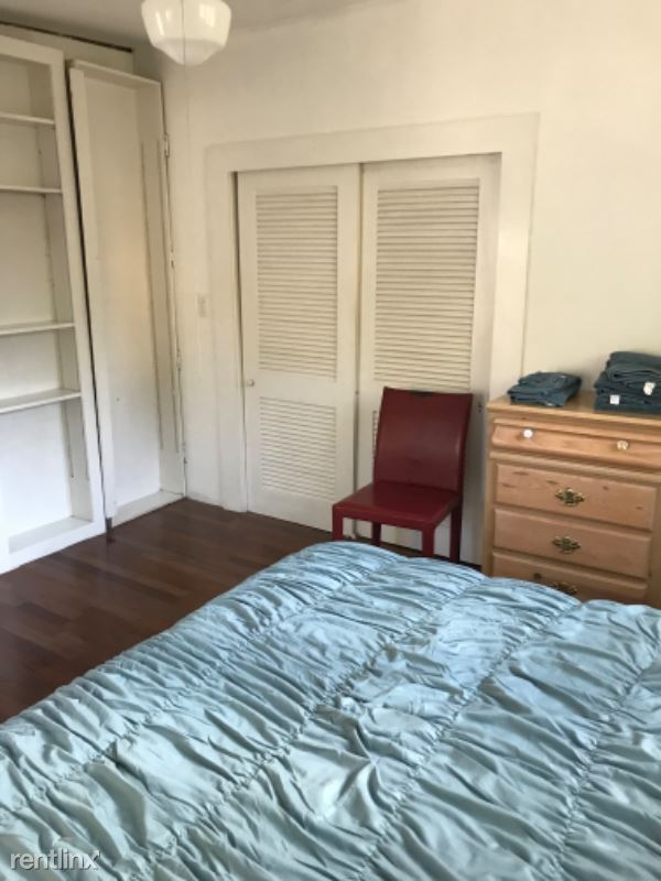 Building Photo - 1 br, 1 bath Apartment - 870 Greenwood Ave NE