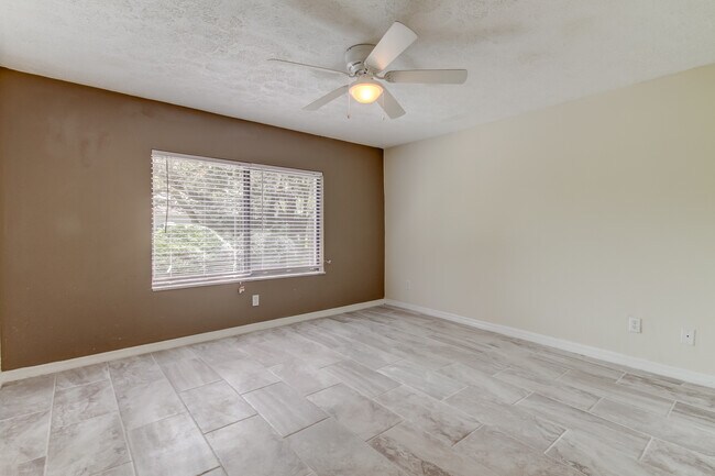 Building Photo - 10406 Reclinata Ln