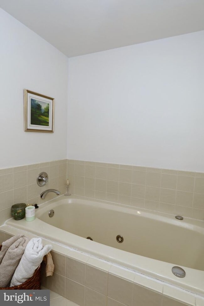 Building Photo - 455 Fortress Way