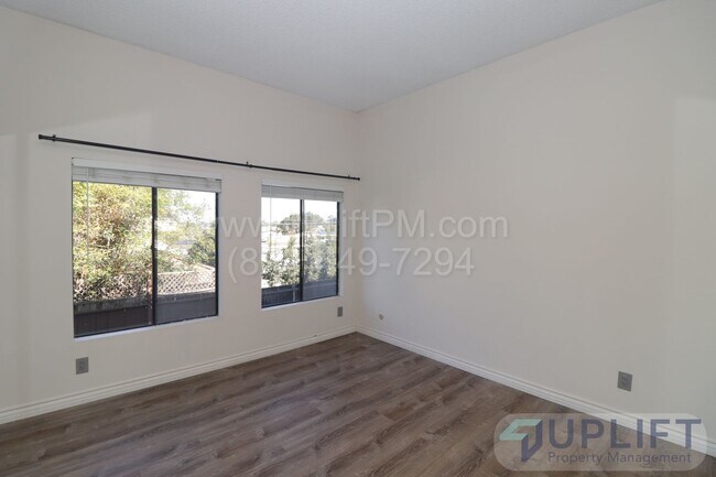 Building Photo - 2 bed, 2 Bath Condo with Community Pool