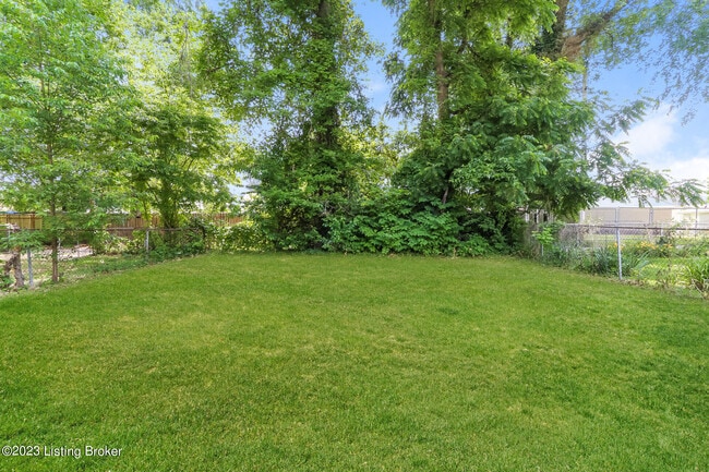 Building Photo - 415 N 42nd St