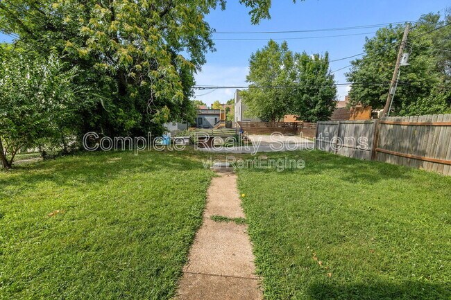 Building Photo - 4175 McRee Ave