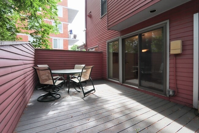 Building Photo - 336 Harvard St