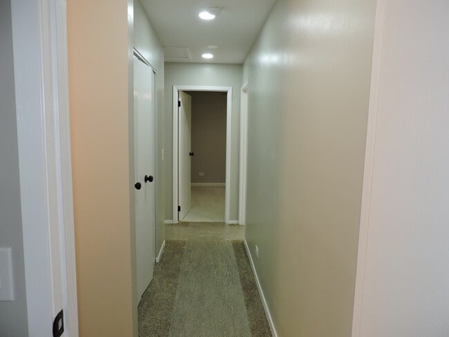 Building Photo - 2030 University Dr
