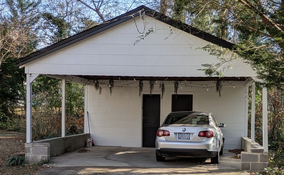 carport - 184 Garden Ln