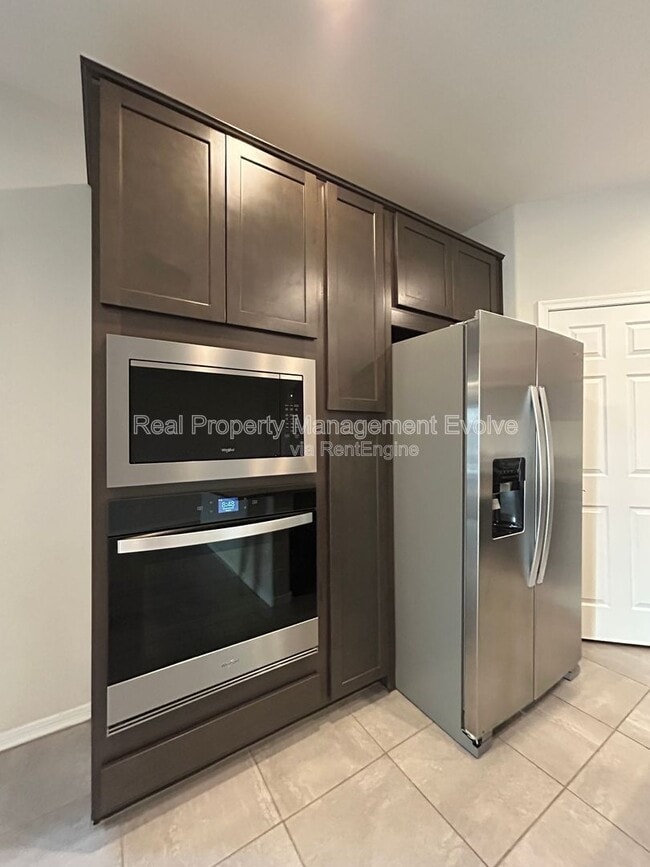 Building Photo - 17655 W Pueblo Ave