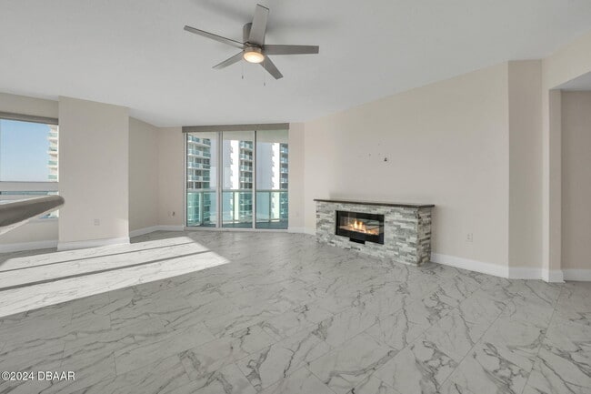 Building Photo - 231 Riverside Dr