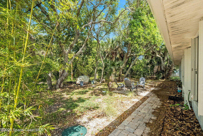 Building Photo - 210 Heron Dr