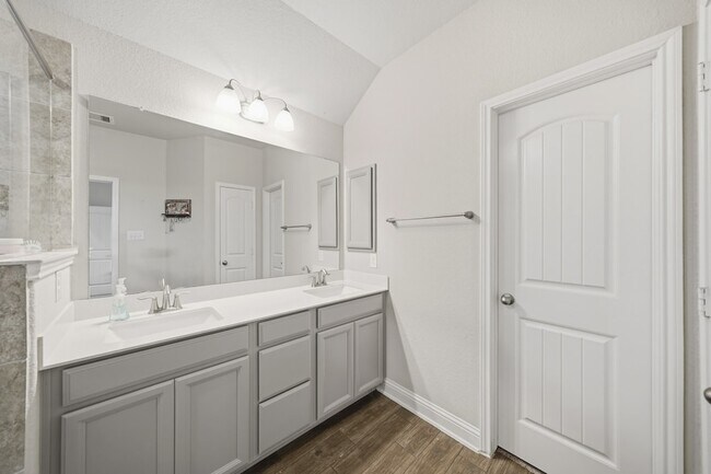 Building Photo - 5338 Regal Gem Ln