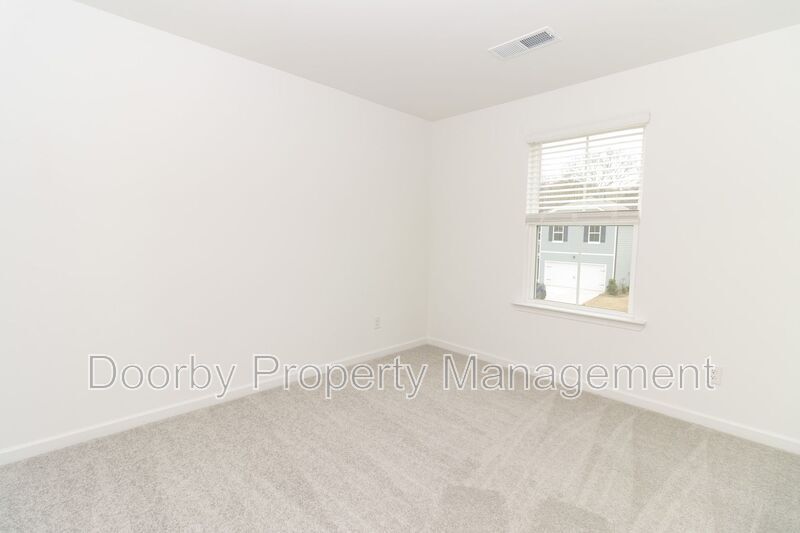 Building Photo - 105 Saddlebred Wy