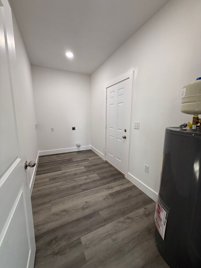 Building Photo - Brand New 1 Bedroom House in Benton