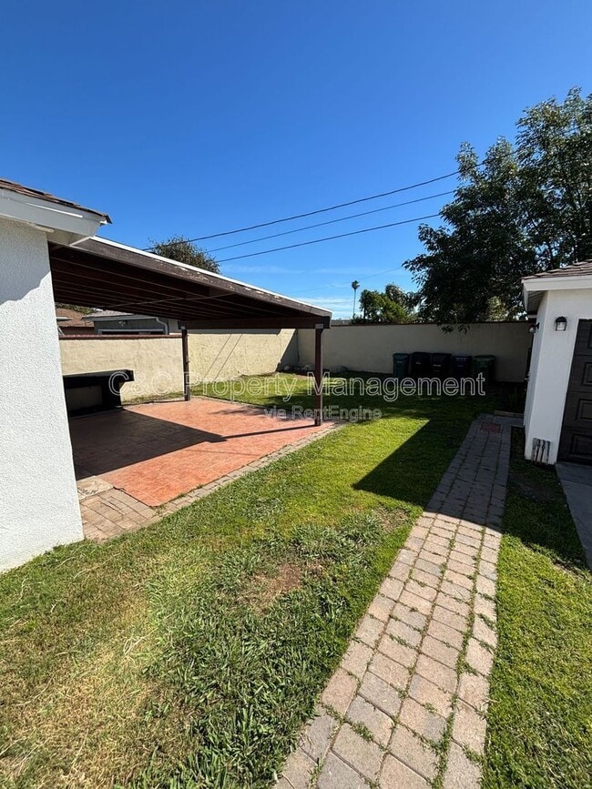 Building Photo - 1408 E 142nd St