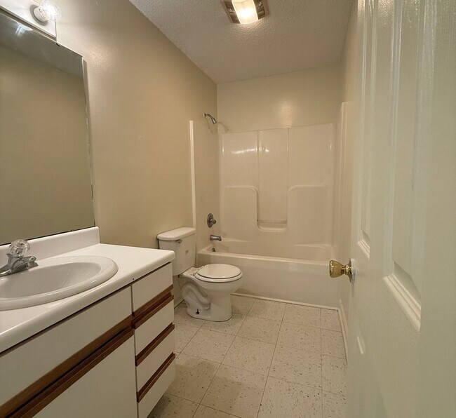 Building Photo - 3200 Parkway Ct