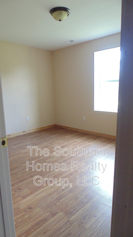 Building Photo - 403 Lenoir St