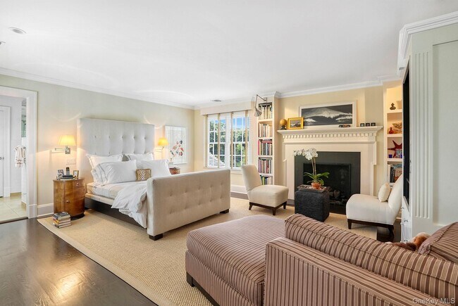 Building Photo - 10 Horse Meadow Ln