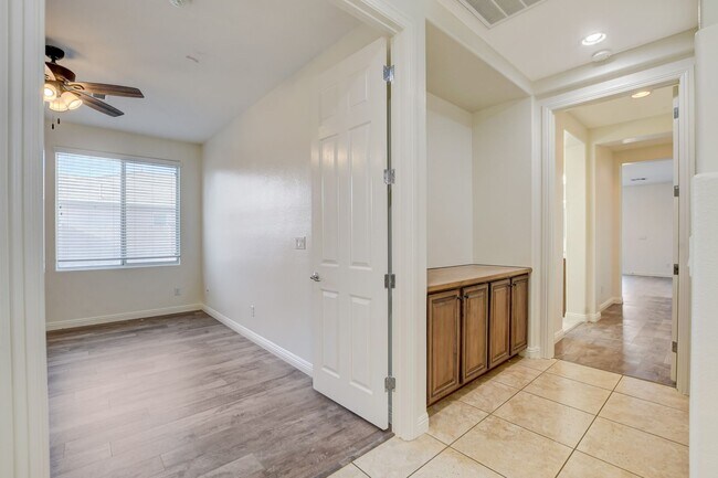 Building Photo - Single Family Home on 20k SQFT Lot in Gated Community