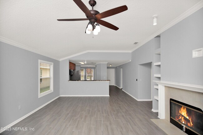 Building Photo - 757 MacKenzie Cir