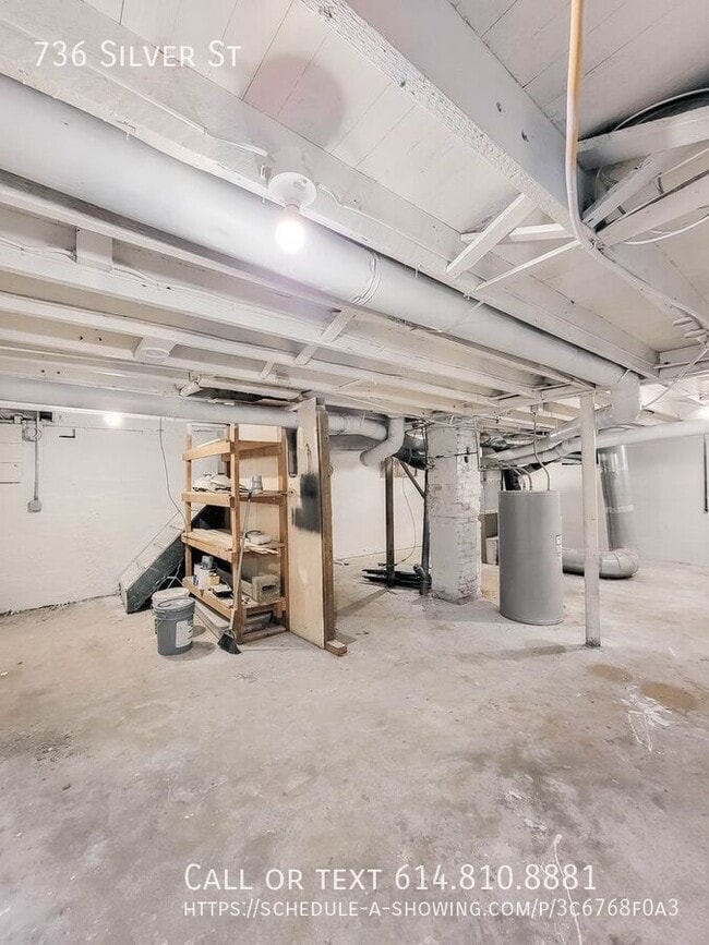 Building Photo - 736 Silver St