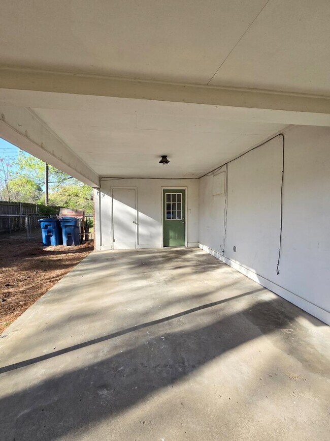 Building Photo - 140 Alaska St