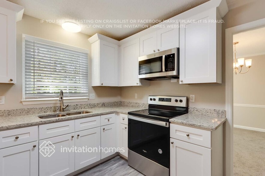 Building Photo - 6186 Pinewood Dr SE