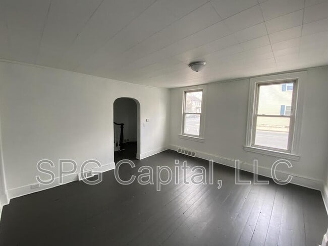 Building Photo - 340 S Second St