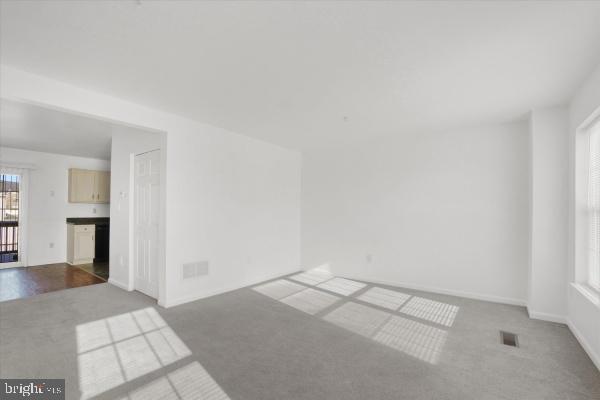 Building Photo - 655 Fisher Dr