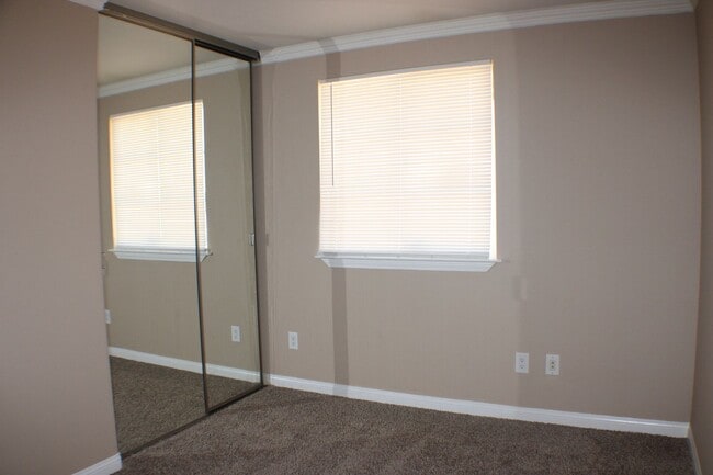 Building Photo - 8144 Fernwood Ave