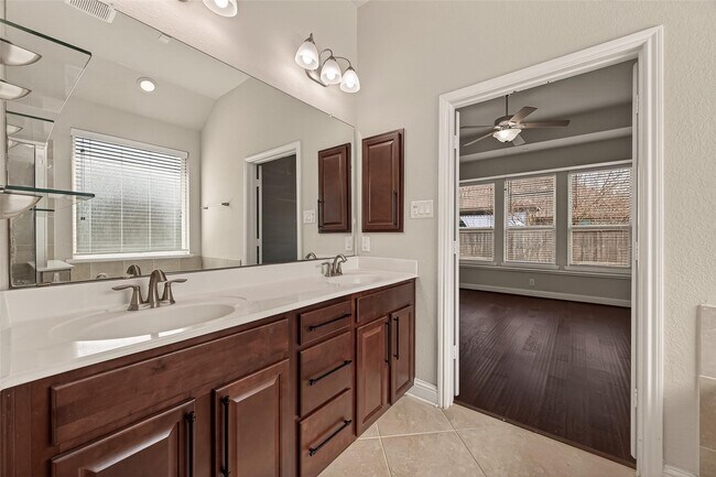 Building Photo - 107 Angel Hollow Ln