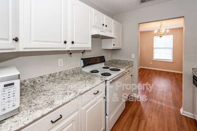 Building Photo - 1343 Pinnacle Ln