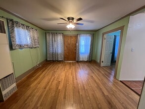 Building Photo - 1325 1/2 W 23rd St