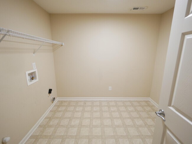 Building Photo - 16841 Loch Cir