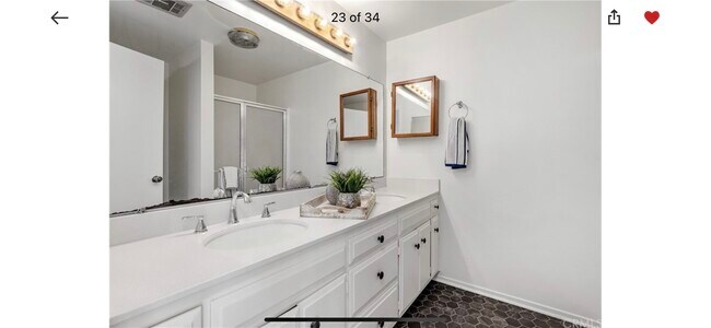Building Photo - 259 Valley Dr