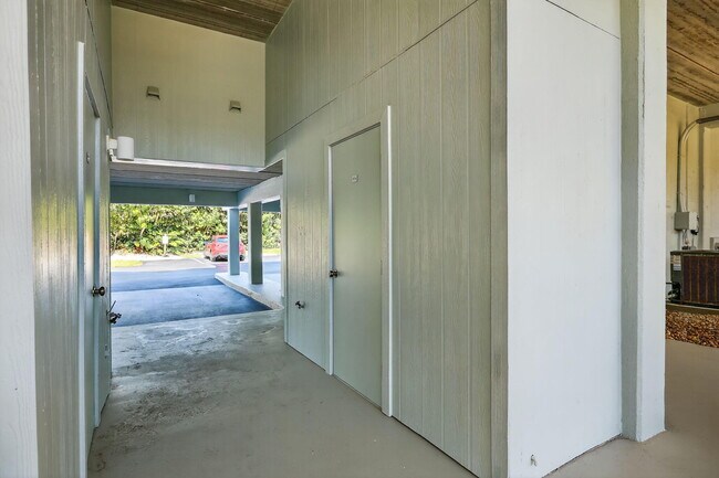 Building Photo - 2355 NE Ocean Blvd