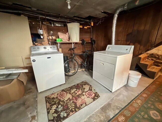 Building Photo - 28 Cornell St