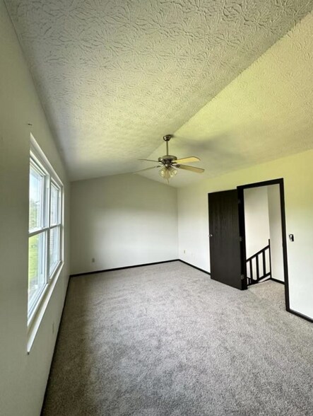 Building Photo - 3824 Longton Dr