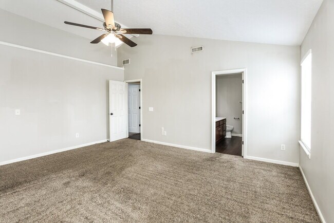 Building Photo - 12005 Gatwick View Dr