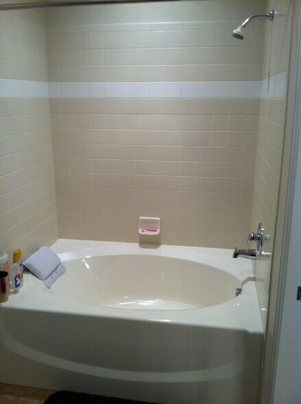 Building Photo - 2432 Owens Ave