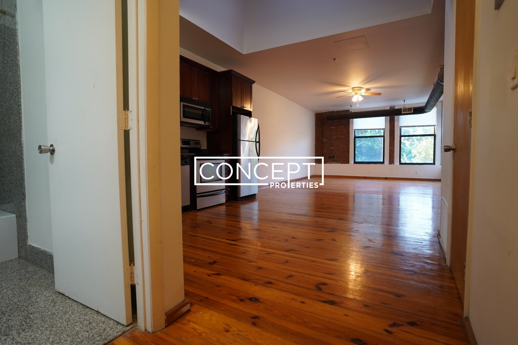 Building Photo - 600 Columbia Rd