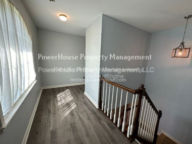 Building Photo - 790 Woodmont Dr