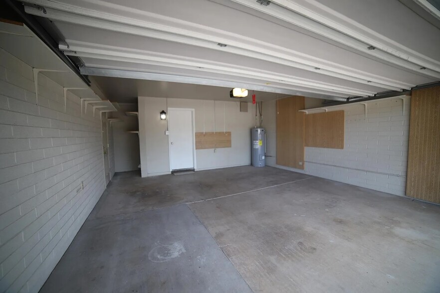 Building Photo - 4722 S Taylor Dr