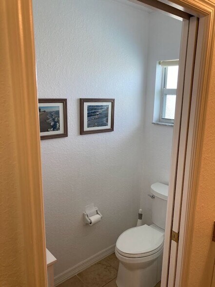 Building Photo - Short term FULLY FURNISHED vacation rental ,3/2 Pool Home on canal