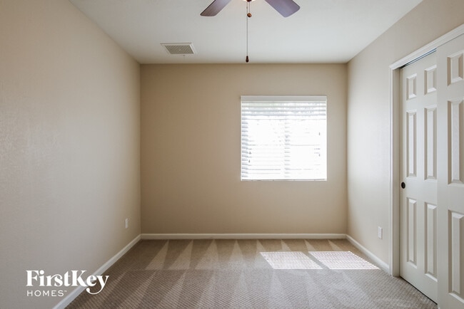Building Photo - 4134 E Campo Bello Dr